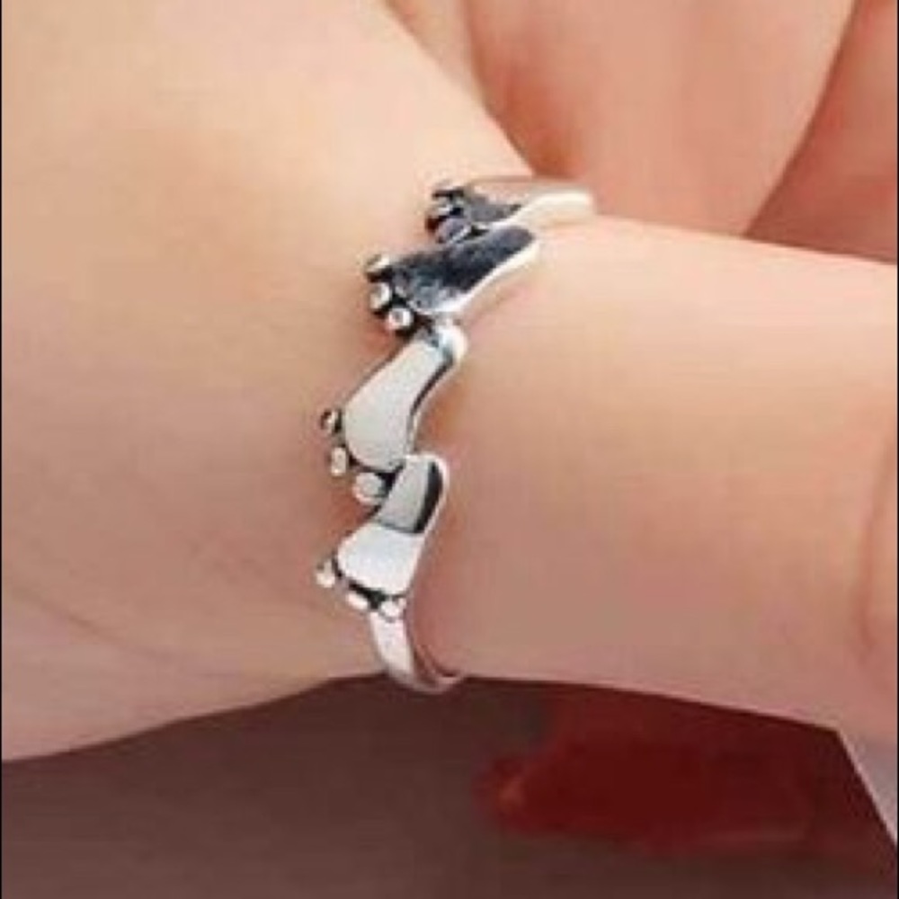 🔴 Dainty Foot Print “In the Sand) Ring
